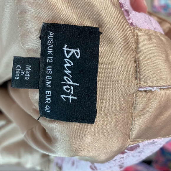 Bardot Blush Lace V-Neck Dress Size 8 - Picture 6 of 7